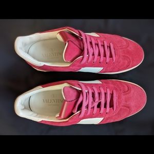 Valentino Garavani Fly Crew Suede Low-Top Sneakers